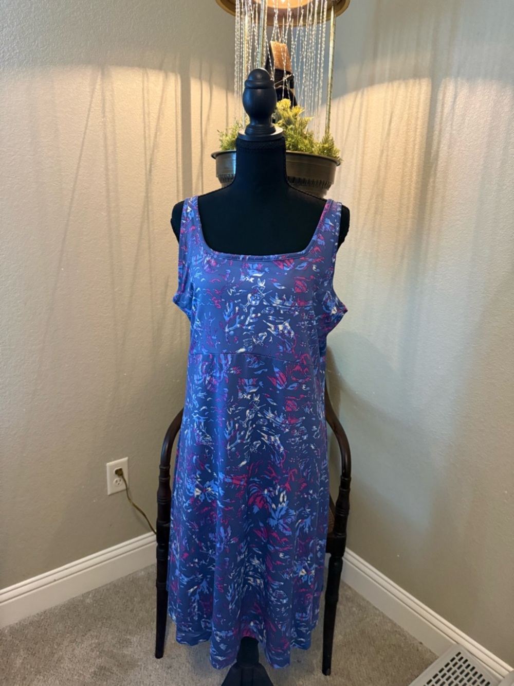 Columbia sportswear moisture wicking Sleeveless Blue Floral Midi Dress.